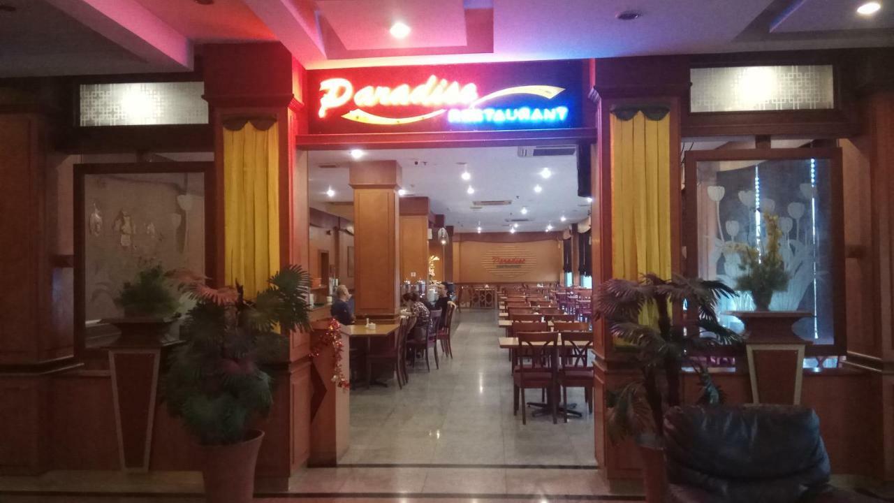 Utama Hotel Batam Exterior foto