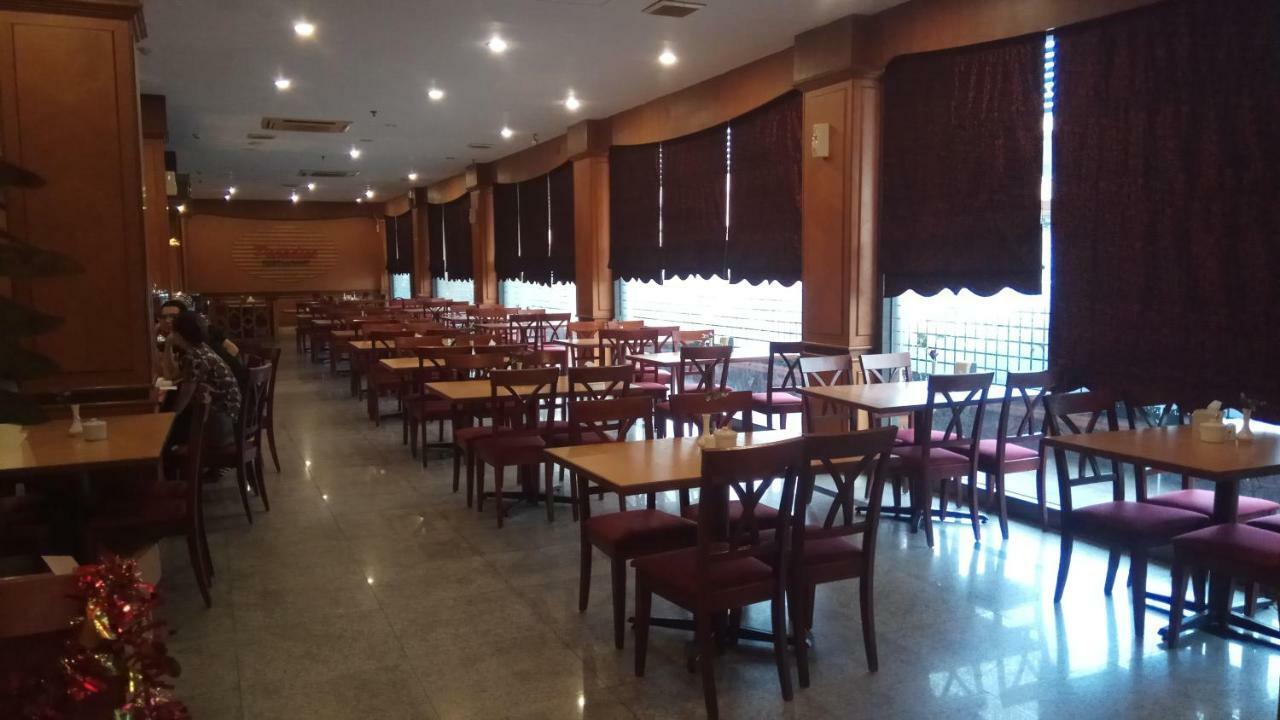 Utama Hotel Batam Exterior foto